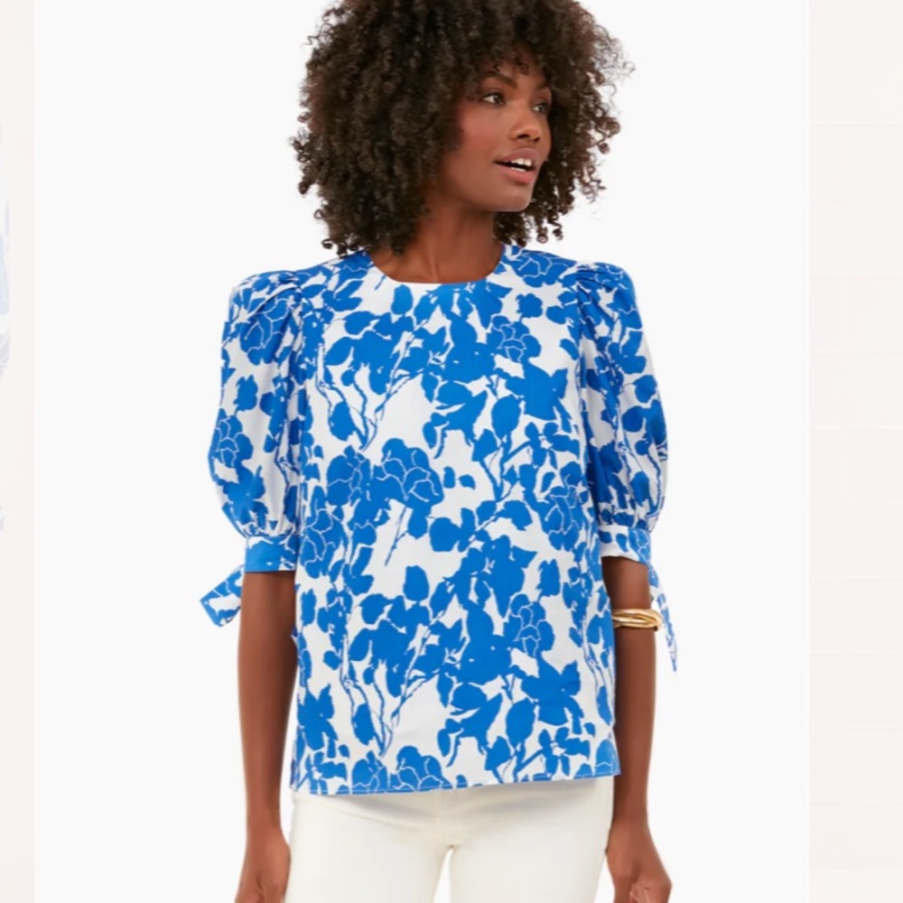 Blue Floral Fiona Blouse
HYACINTH HOUSE